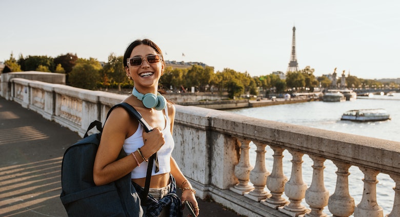 Beautiful millennial woman in Paris
1430764214