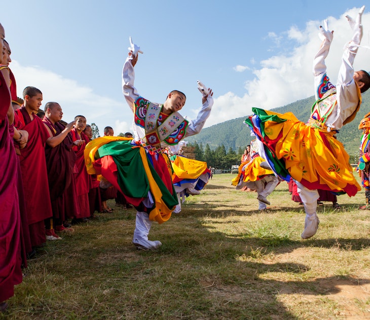 September 24, 2012: Monks prepare for a traditional dance at a Buddhist festival in honour of Guru Rinpoche.
136548161
monk, mask, dance, dragon, travel, bhutan, ritual, tsechu, people, wangdi, kingdom, costume, buddhist, himalaya, buddhism, festival, tradition, dragon festival, gross national happiness